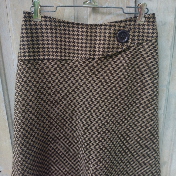 Brown Houndstooth Skirt - Picture 2 of 6